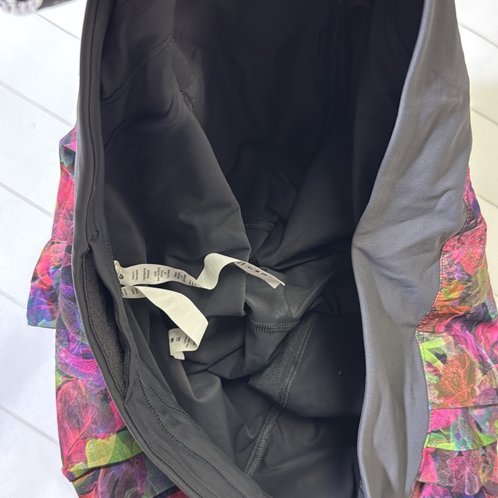 NEW Lululemon women’s 14 side-pleated HR tennis skirt in vivid floral NWT - Picture 9 of 9